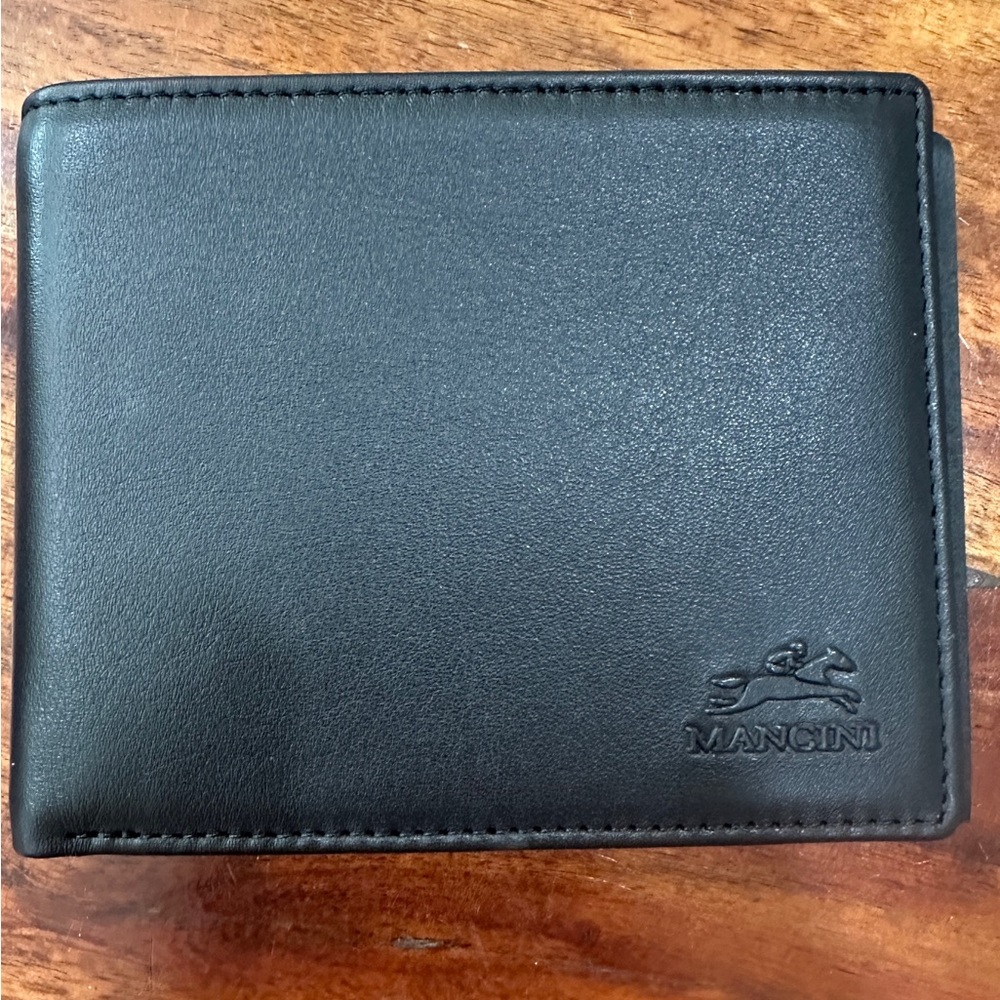 Mancini Men's Leather Bellagio RFID Bifold Wallet with Zipper Coin Pocket